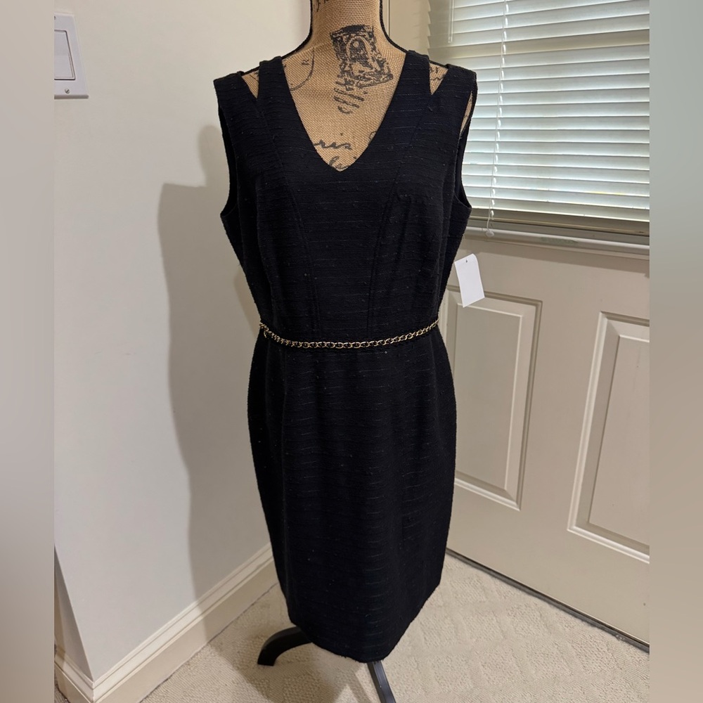 Tahari Elegant Black Sleeveless Dress size 12